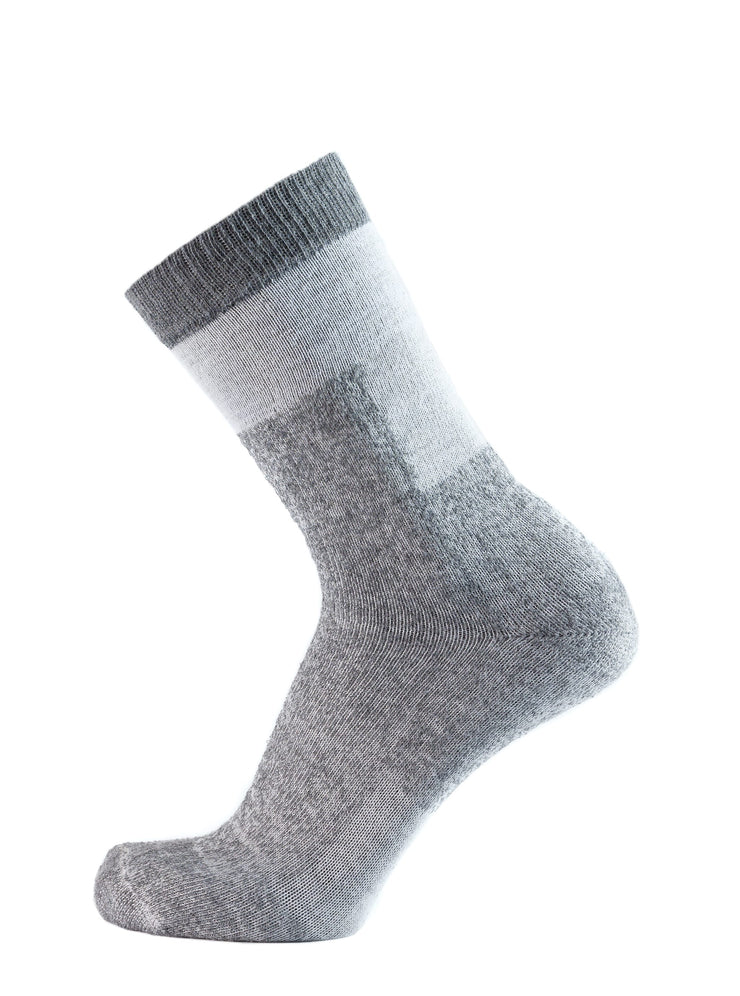 Calza da sci e ciaspole tecnica con lana merino aggiunta a mezza gamba - grigio