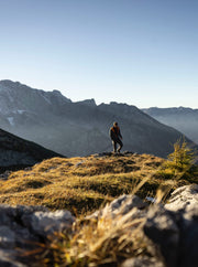 Escursionista nelle Dolomiti